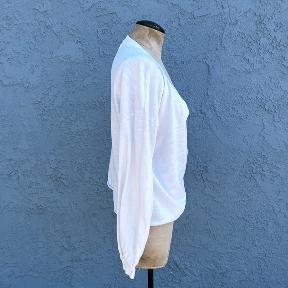 Nation Long Sleeve tee White V Neck Size Medium - Picture 3 of 7